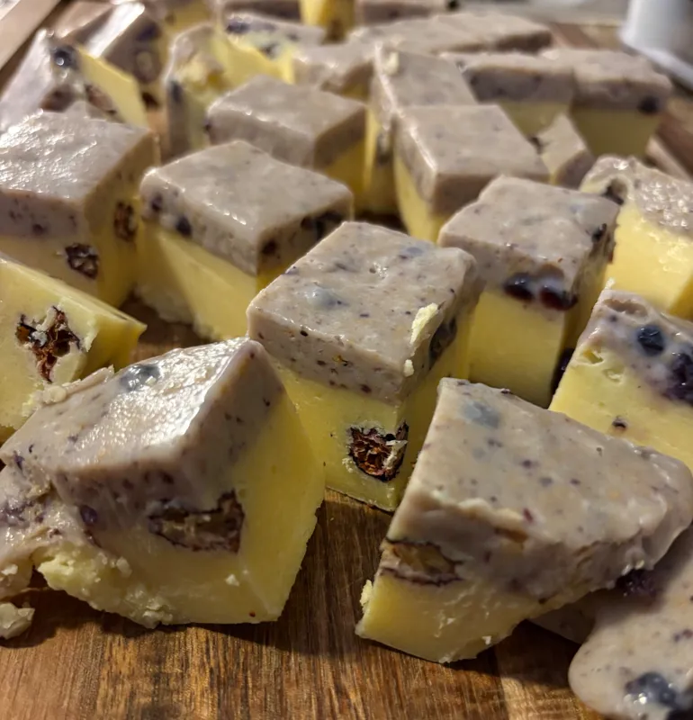 Maine lemon blueberry cheese cake (Isaiah’s mix)