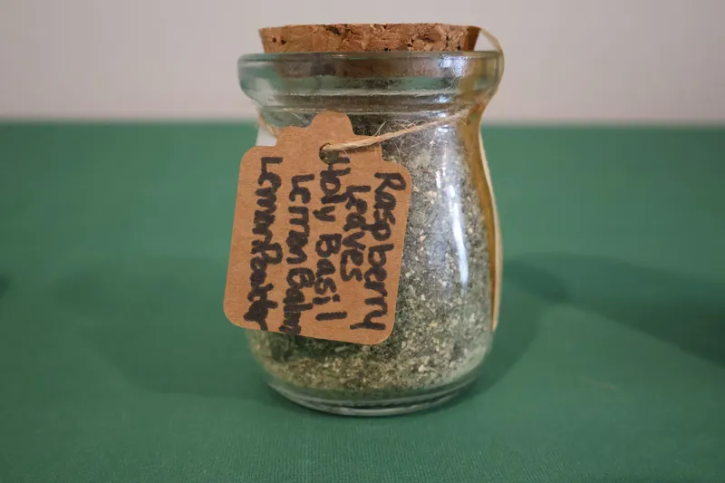 Raspberry Leaves, Holy Basil, Lemon Balm, Lemon Powder Tea