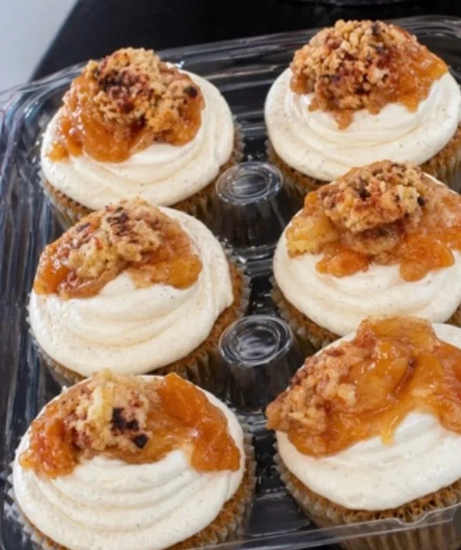 GRANDMA’S WELCOME HOME PEACH COBBLER CUPCAKE