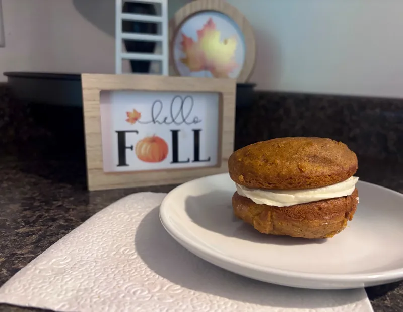 Pumpkin whoopie pie